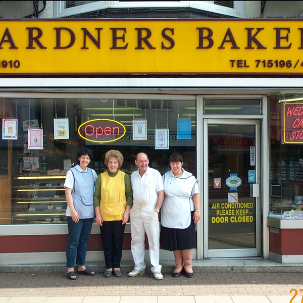 Marylyn, Helen Jayne, Roger gardner