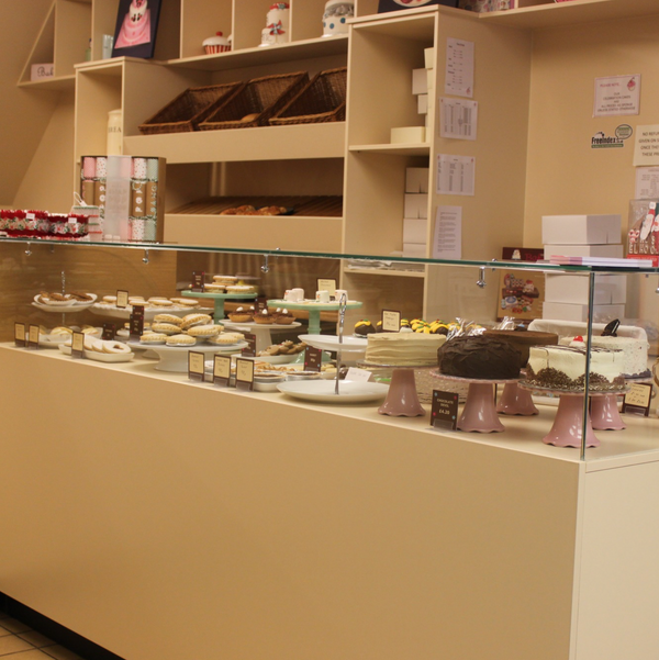 new cake counters, Gardners bakery